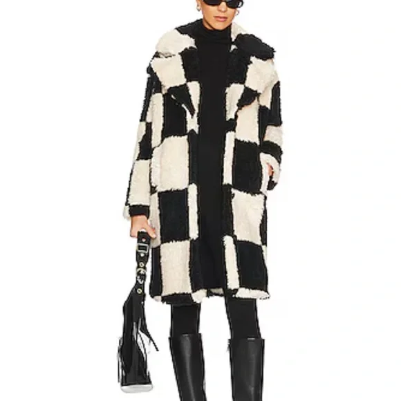 Colorblock faux fur jacket 🖤🐼 - Picture 2 of 8